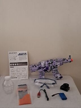 Purple Newspaper-Pattern Splat Gun VR Accessory with Safety Goggles